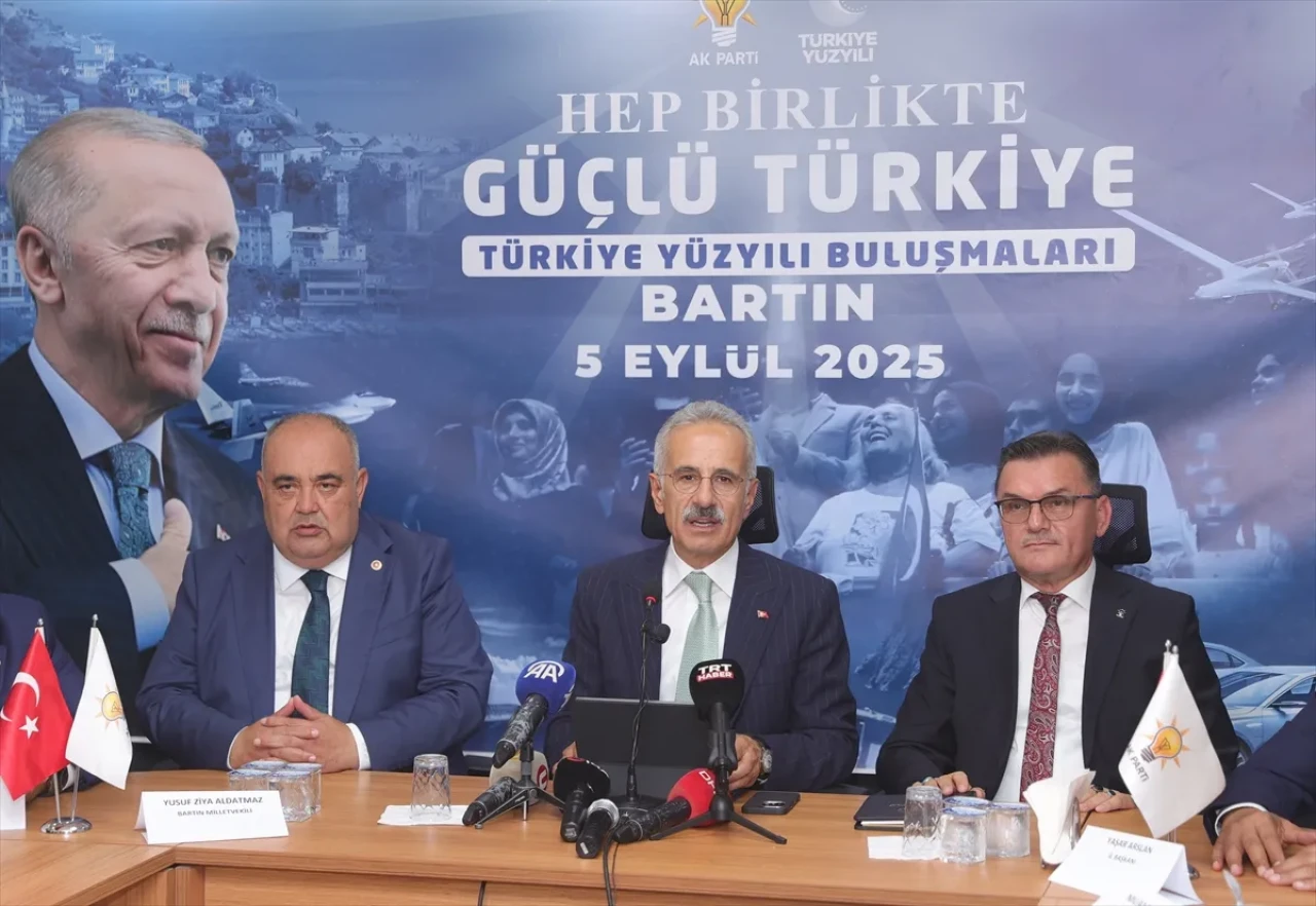 Bakan Uraloğlu Bartın'da: 'Fitneye değil, hizmete odaklandık'