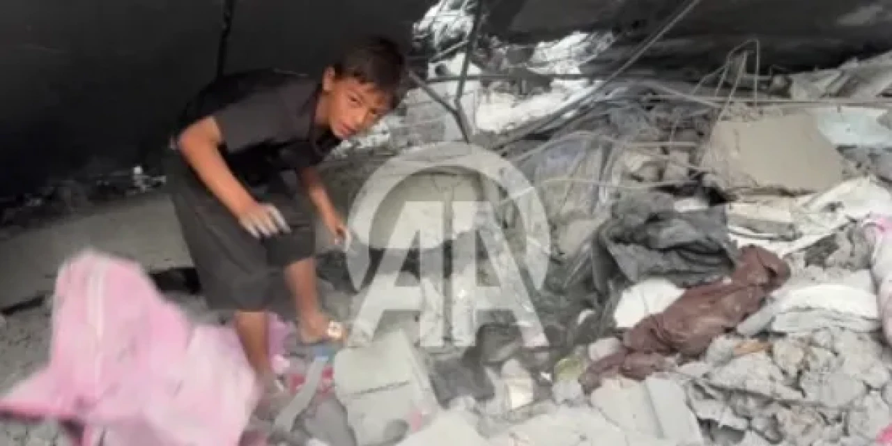 İsrail'in Gazze'ye saldırısında aralarında kadın ve çocukların da bulunduğu 20 Filistinli yaşamını yitirdi