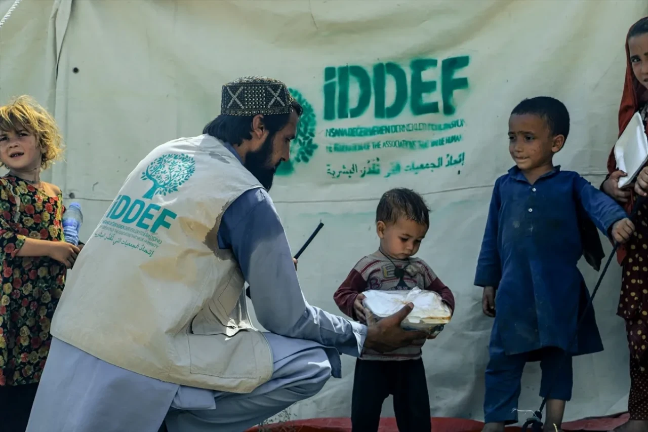 İDDEF’ten Afganistan’a umut köprüsü: Binlerce depremzedeye acil destek