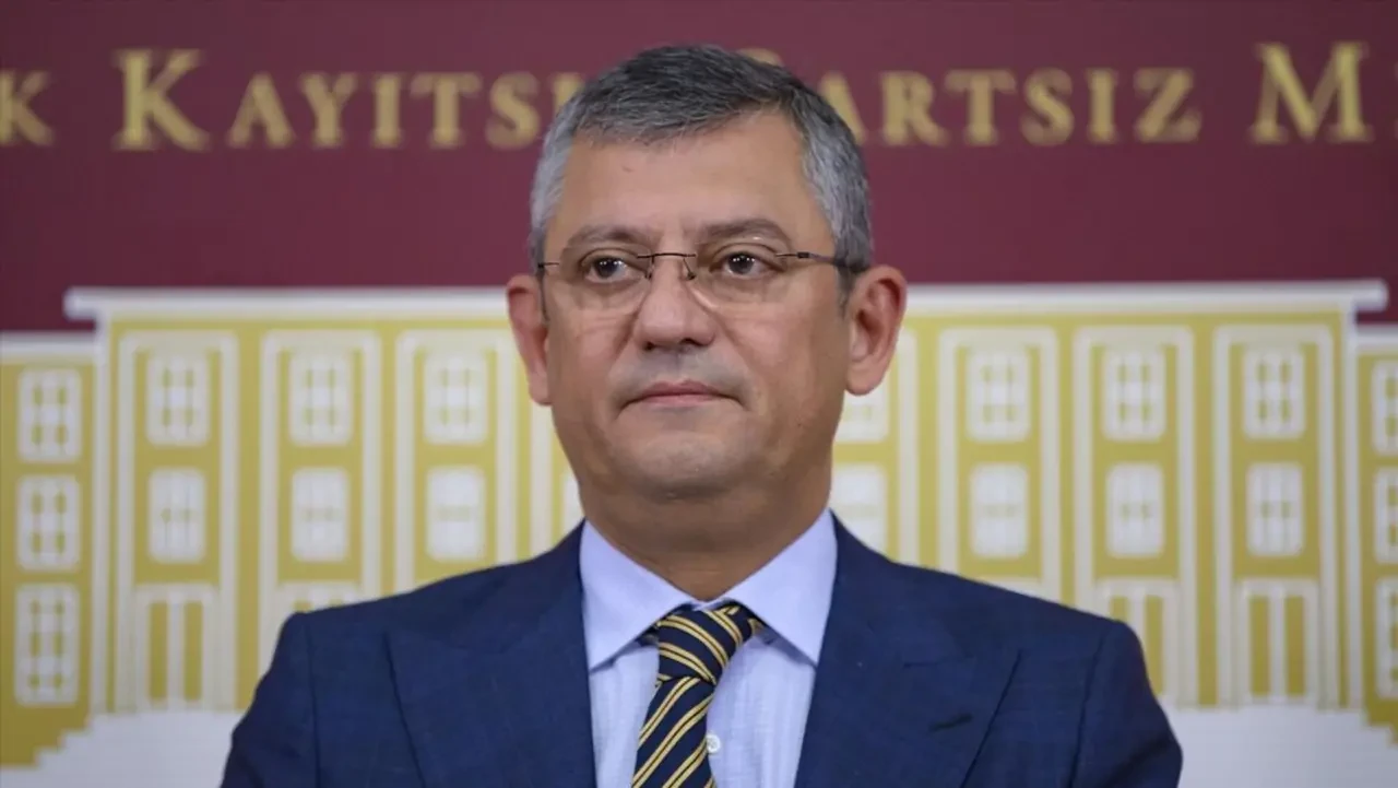 CHP Lideri Özgür Özel 'e yumruklu saldırı davası: Sanık yine hakim karşısında