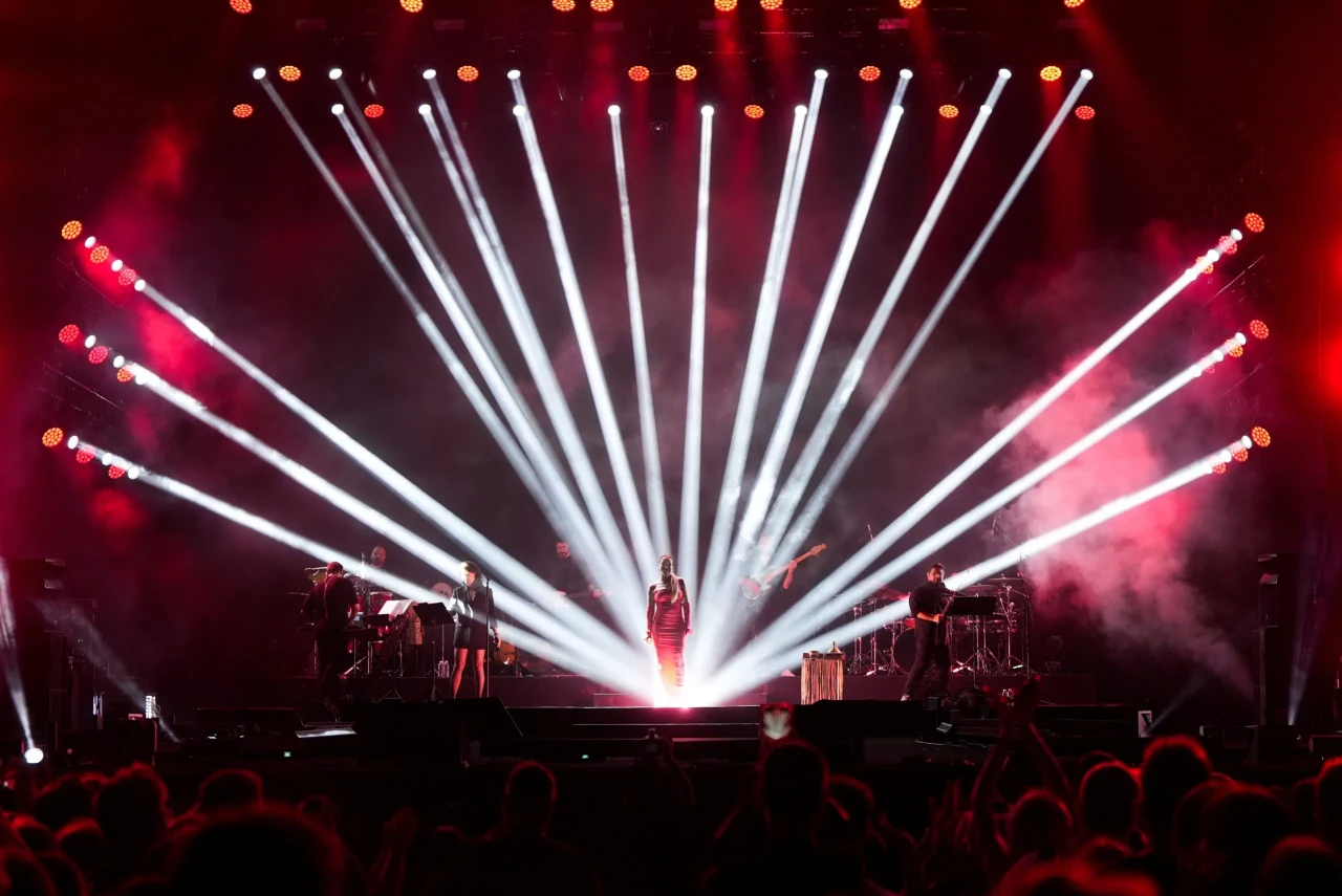 Bengü’den Çanakkale’de anlamlı konser: “Şehitlerimizin ruhu şad olsun”