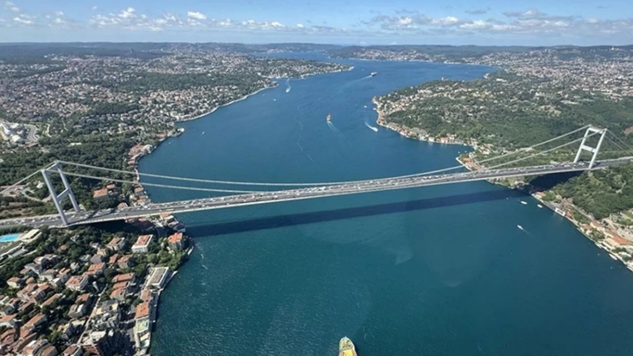 Haydarpaşa çıkışlı gemi Boğaz geçişini durdurdu
