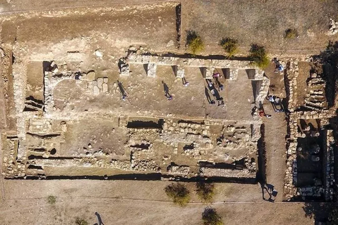 Diyarbakır’da 1700 yıllık Kilise ortaya çıktı: 124 mezar  bulundu
