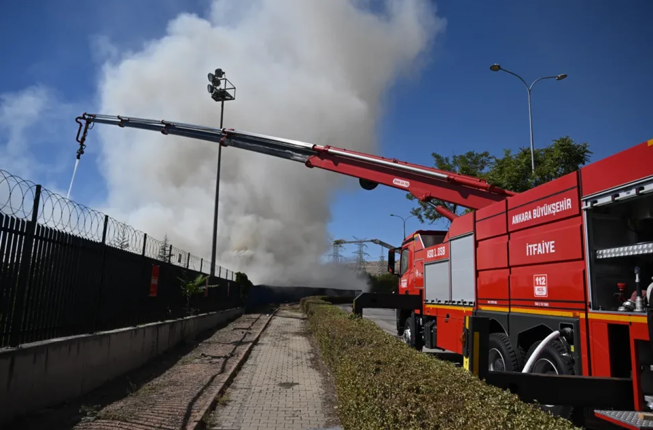OSB’de yangın alarmı: Alevler rüzgarla yayıldı