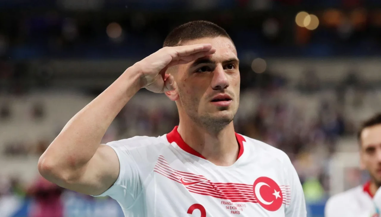 Merih Demiral'dan 12 Dev Adam'a destek mesajı