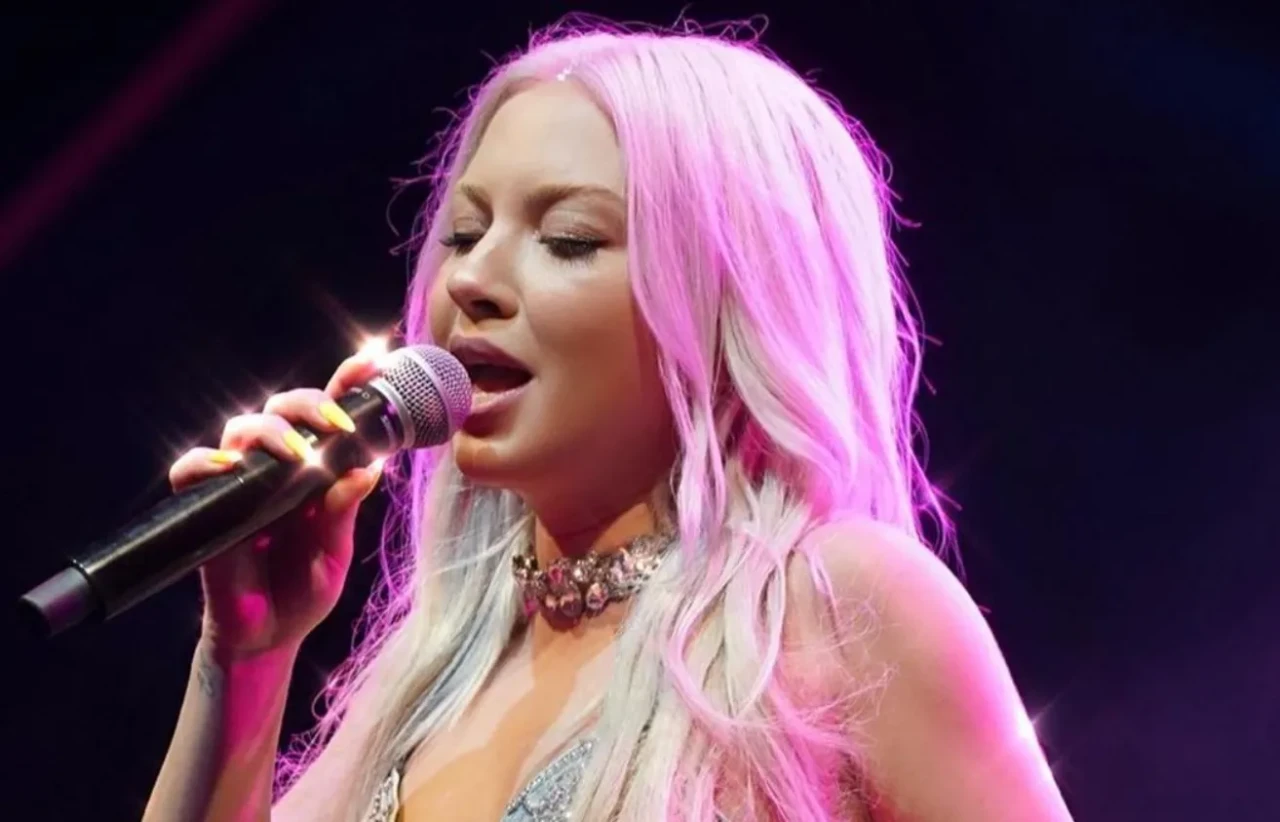 Ece Seçkin’den gurur veren açıklama: “İyi ki Türküm”