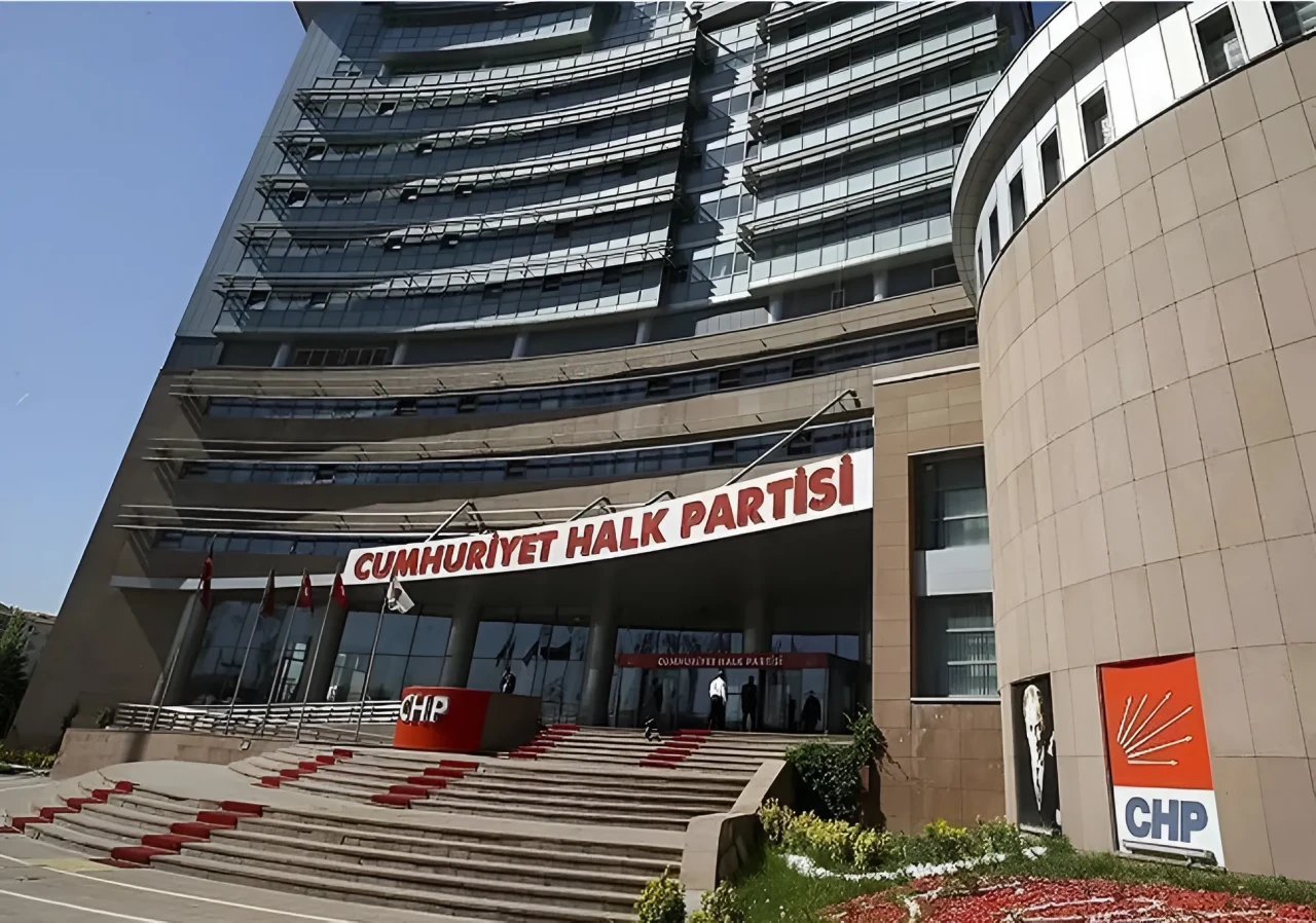 CHP’de yaprak dökümü hızlanıyor: Meclis üyesi AK Parti'ye katıldı