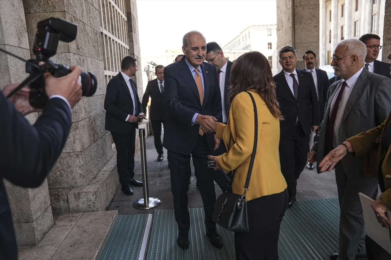 TBMM Başkanı Kurtulmuş: 'Türkiye’ye has bir barış modeli ortaya koyuyoruz'