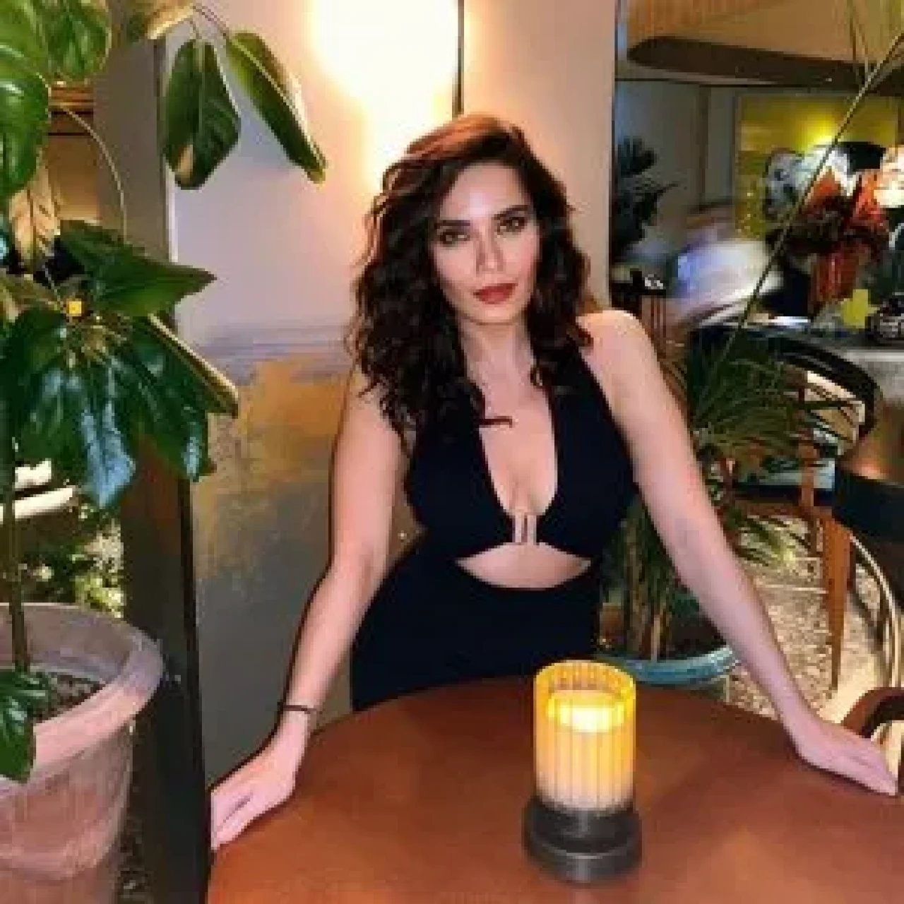 Kızılcık Şerbeti Demet kimdir, gerçek adı ne? Hangi dizilerde oynadı?