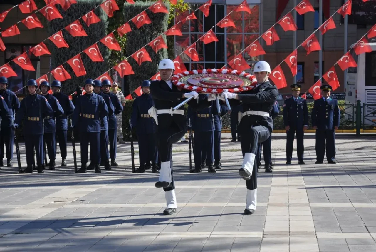 Kurtuluşun simgesi Eskişehir'de tarihi gün: Bağımsızlık ateşi yeniden yandı