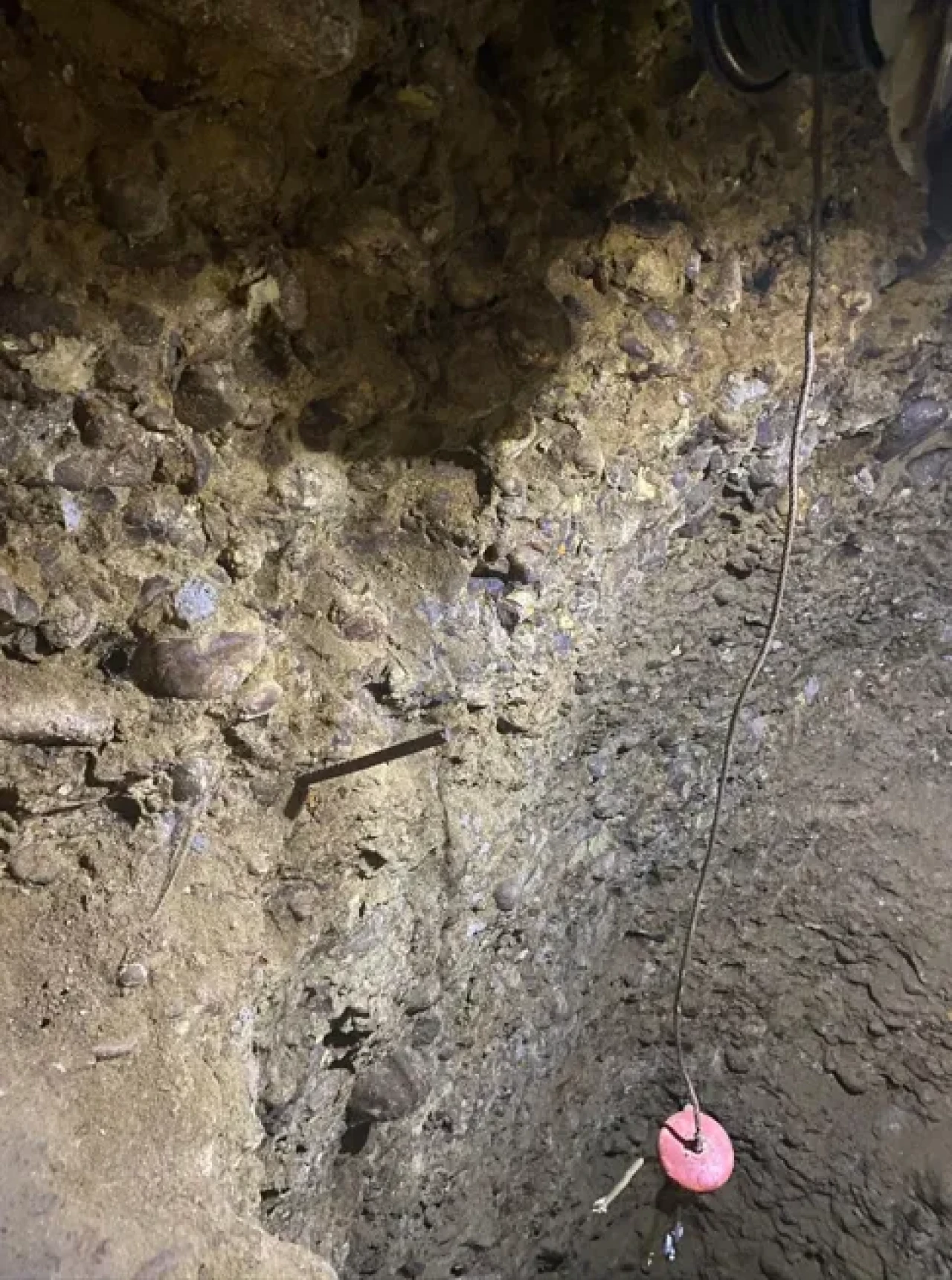 Rüya uğruna 12 metrelik tünel kazdılar, sonu karakolda bitti