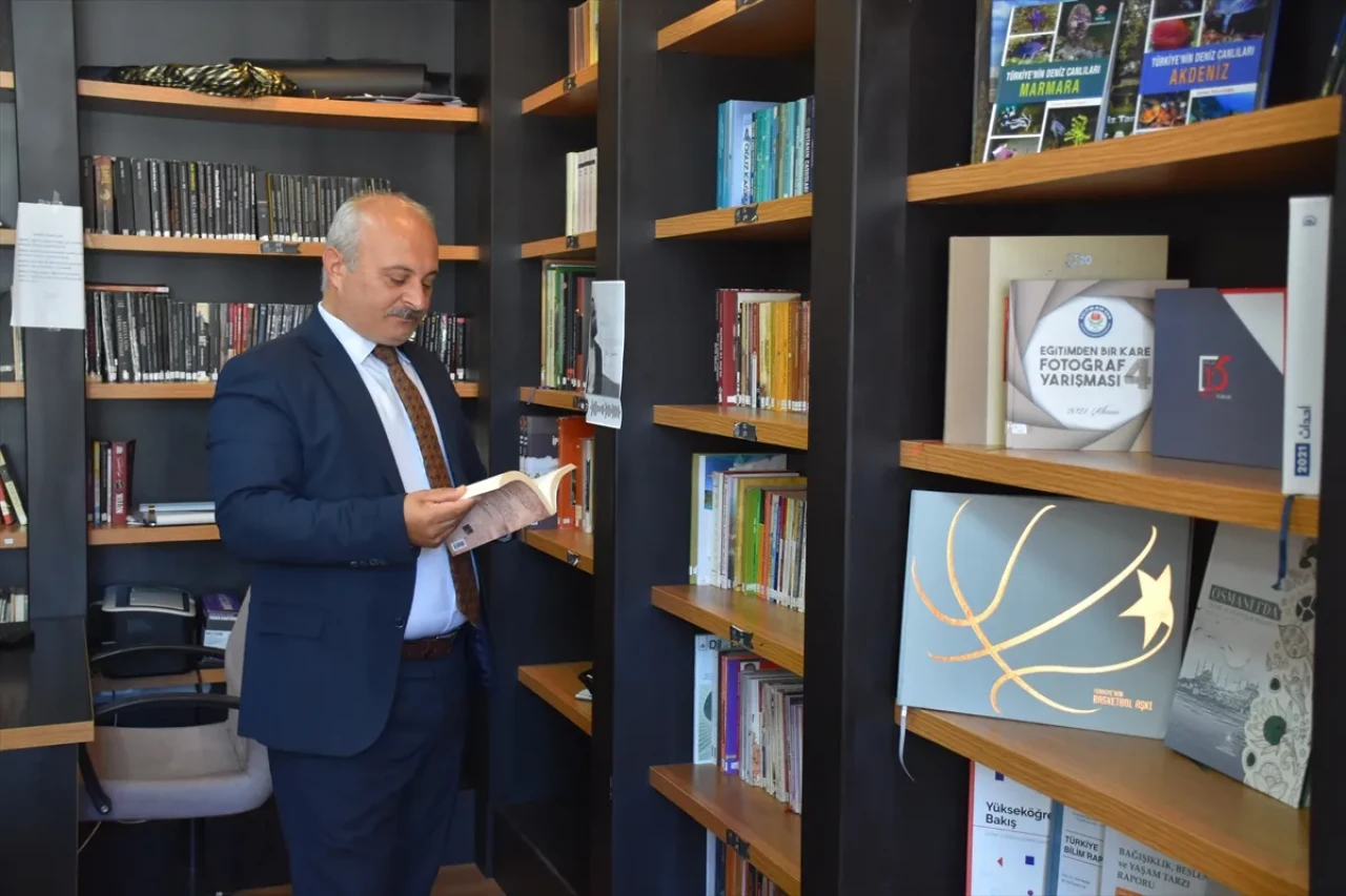 Gümüşhane'de 29 yıl önce mezun olduğu lisede müdürlük yapıyor