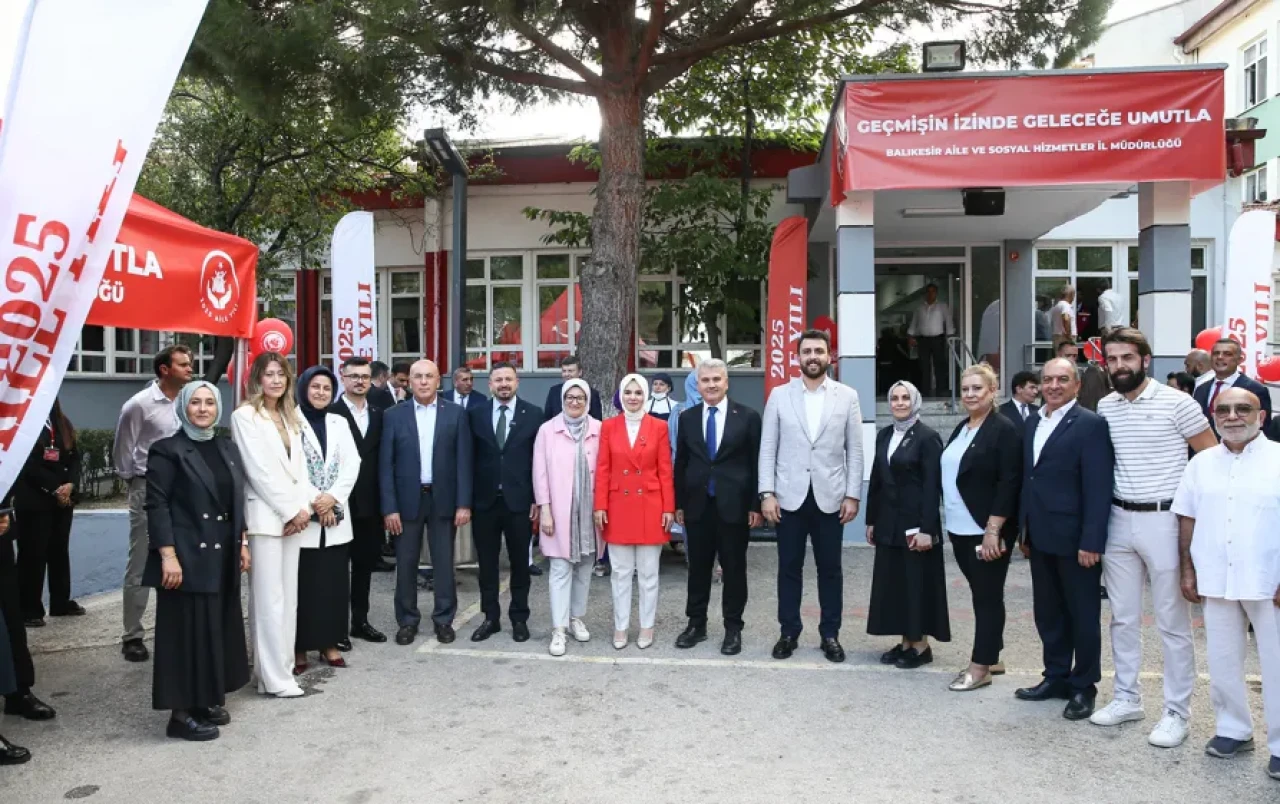 Bakan Göktaş, şehit aileleri ve gazilerle ‘Terörsüz Türkiye’ için bir araya geldi