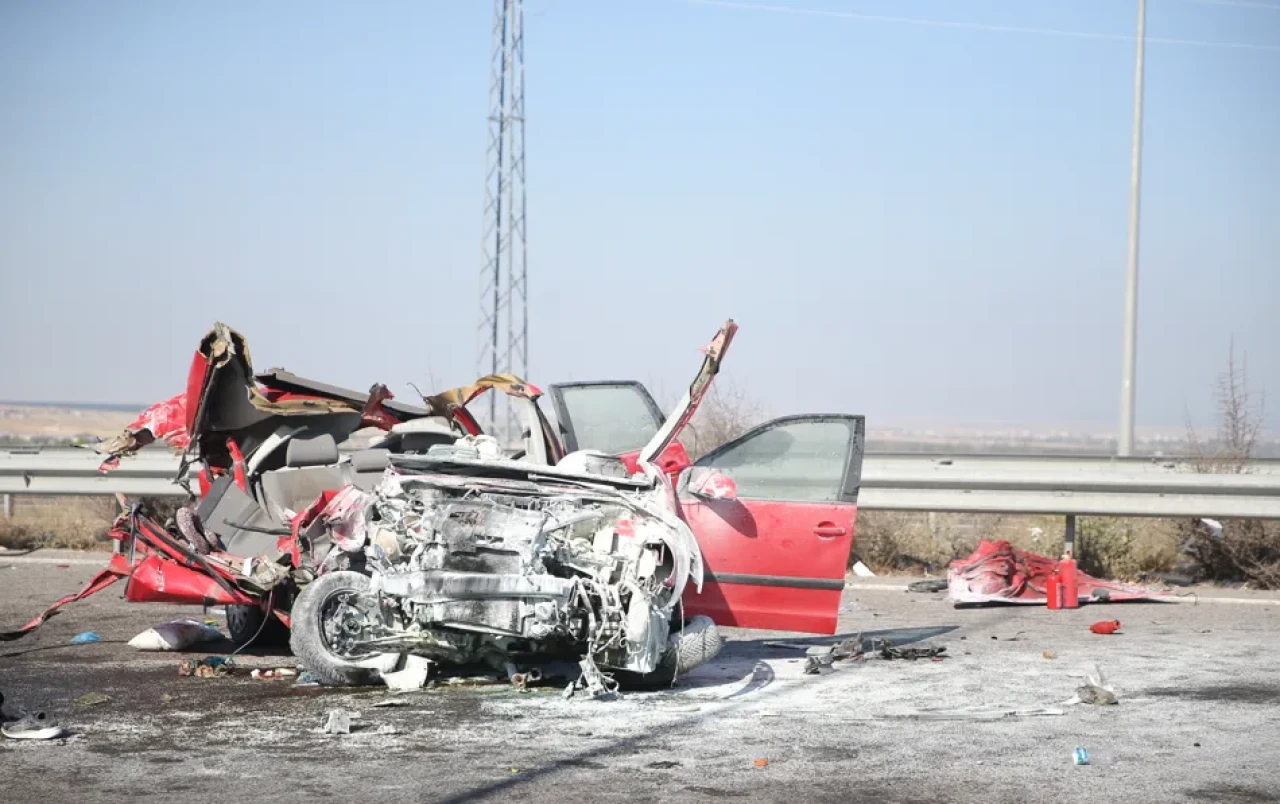 Niğde’de kara haber: Emniyet şeridindeki tır ölümlü kazaya neden oldu