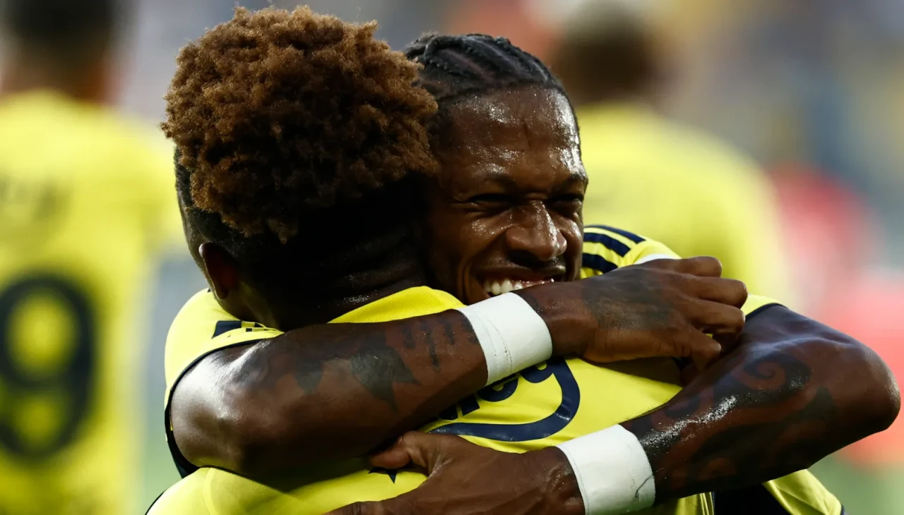 Spor yazarları Fenerbahçe'yi değerlendirdi: 'Futbolcular Mourinho’nun gölgesinden kurtuldu'