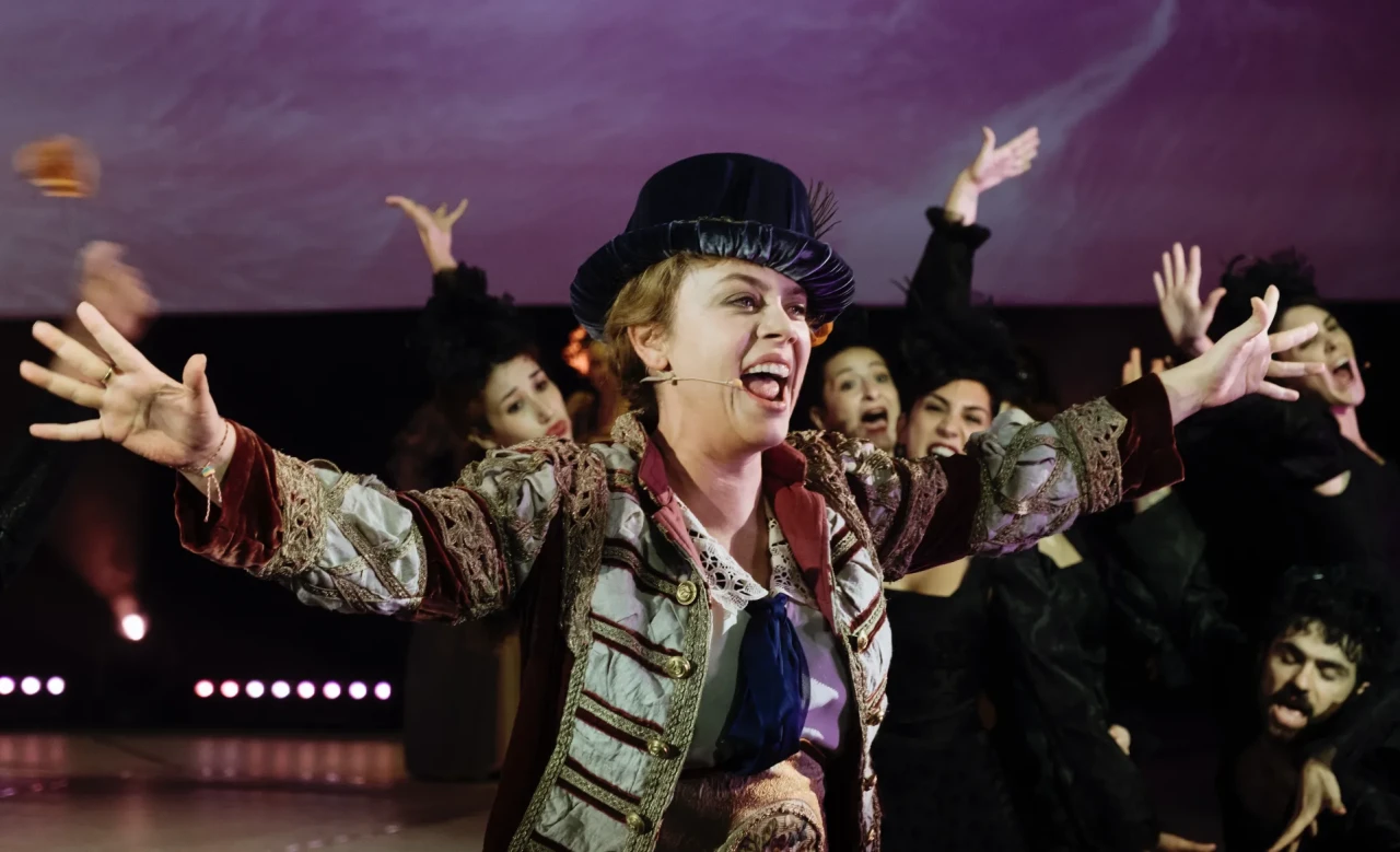 Afife sahneye geri dönüyor: Bu oyunu izlemeyen çok şey kaçıracak