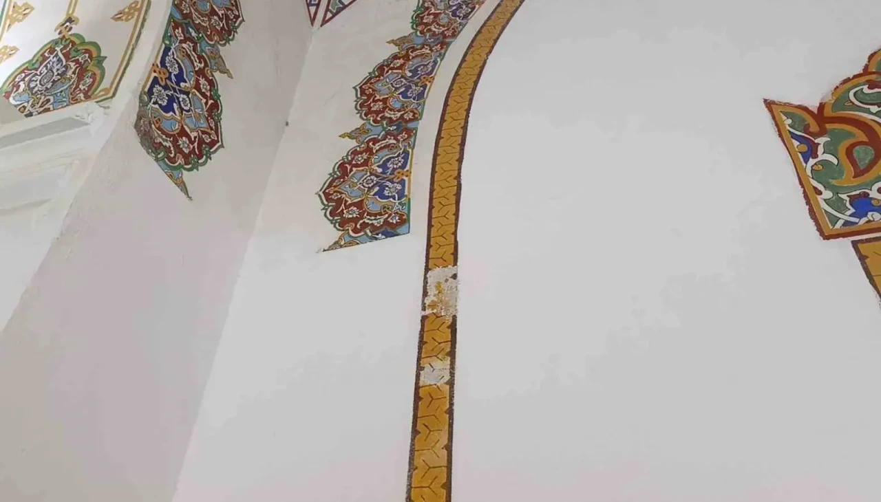 Ahi Evran Camii’nde bakımsızlık skandalı: Ahilik haftası’nda tepkiler büyüdü!