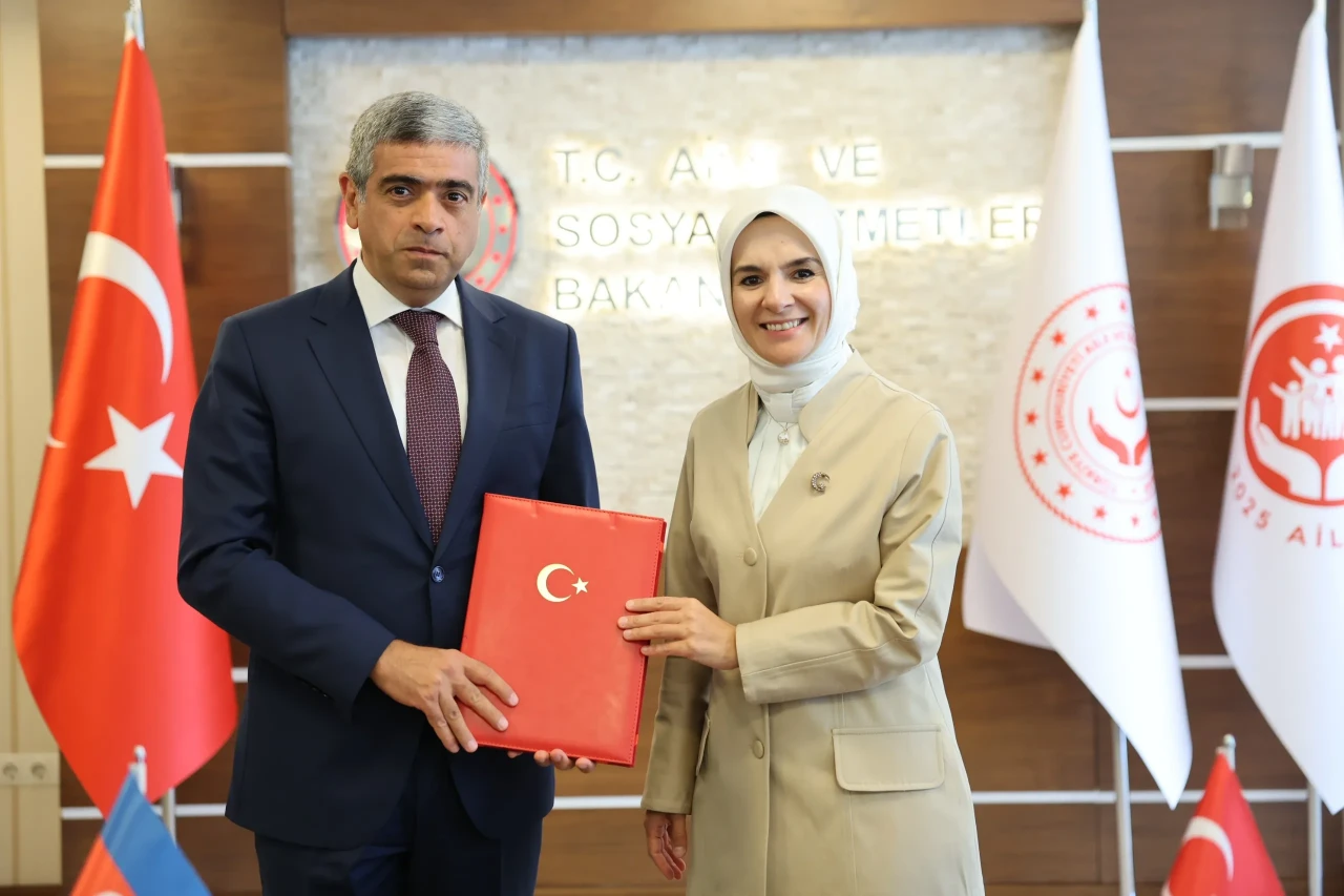 Azerbaycan'dan Türkiye'nin koruyucu aile modeline destek: Bildiriye imza geldi