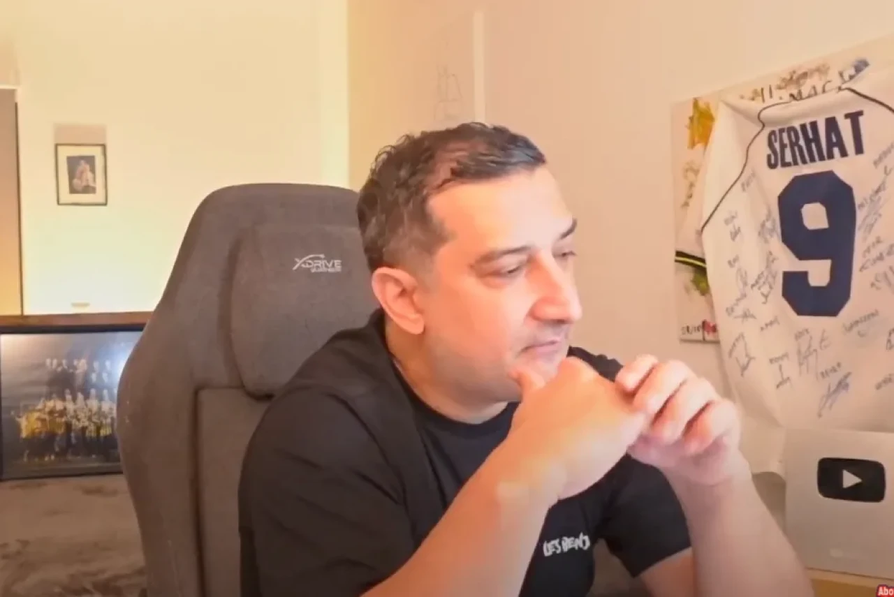 Serhat Akın’dan Murat Aşık’a Olay Sözler: “Ali Koç’u 7 Sene Yalayan… Bize Saldıran”