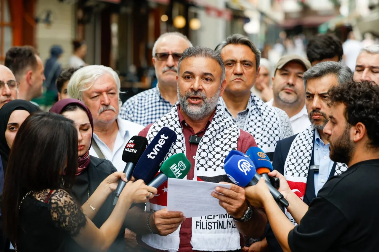 Üsküdar’da 50’den fazla esnaf, bir günlük gelirini Gazze’ye bağışladı