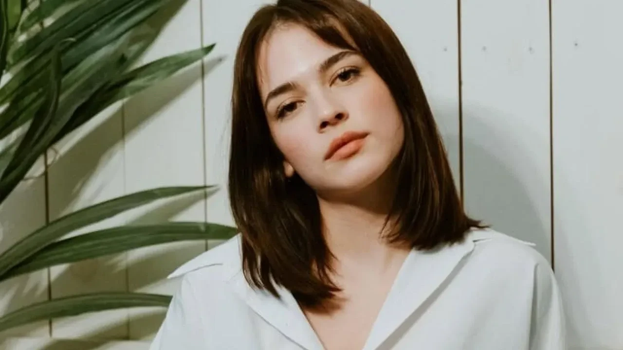 Çarpıntı dizisi Sezin kimdir? Sezin rolüyle öne çıkan Helin Elveren’in hayatı ve biyografisi