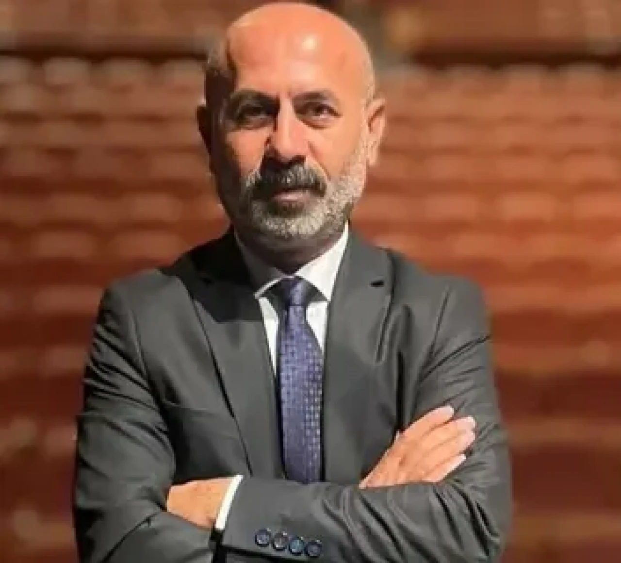 Erdem Uygur kimdir, kaç yaşında, aslen nereli, alevi mi, Kürt mü?