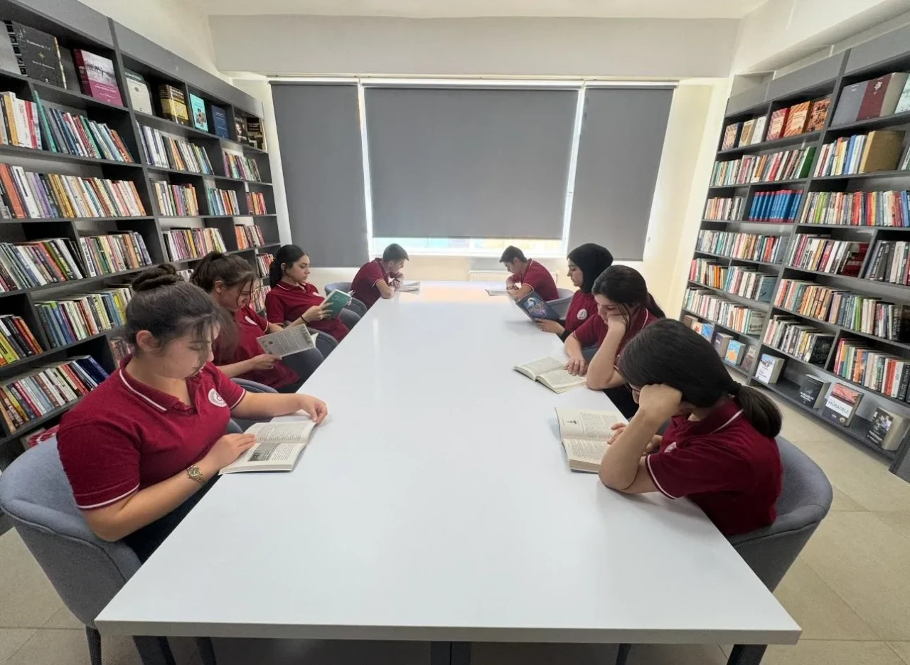 Sınır hattında eğitim devrimi: 15 bin kitapla kurulan gelecek