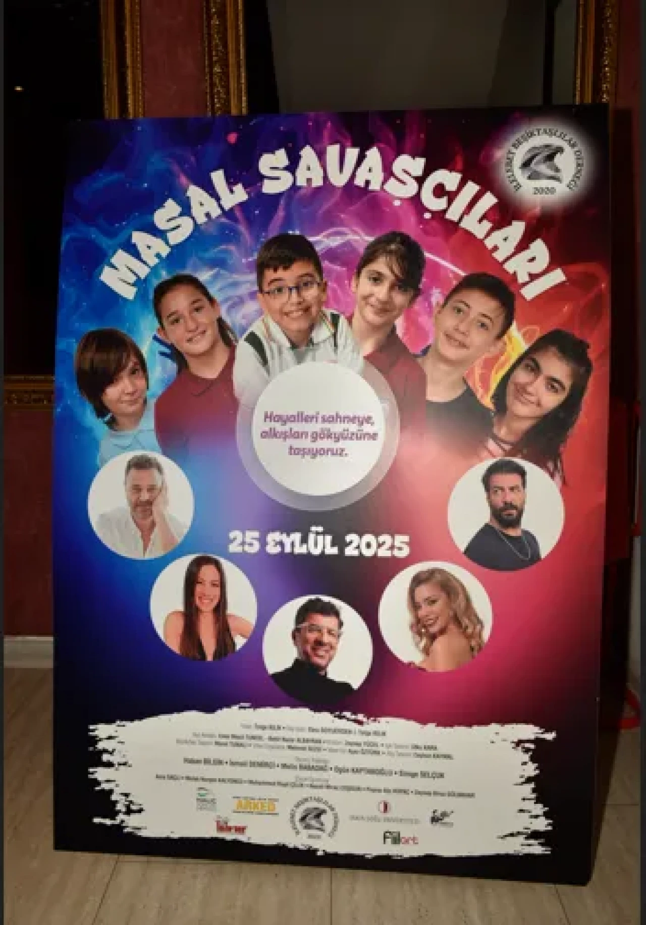 Özel gereksinimli çocuklar ünlü oyuncularla aynı sahneyi paylaşacak