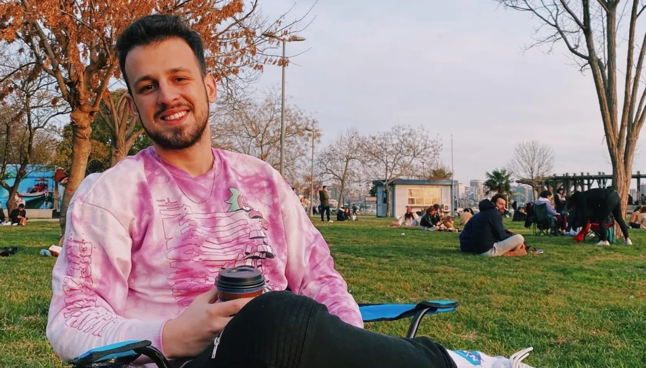 "Babam ve Oğlum"un yıldızı Ege Tanman vapurdan duyurdu: İstanbul’a elveda!