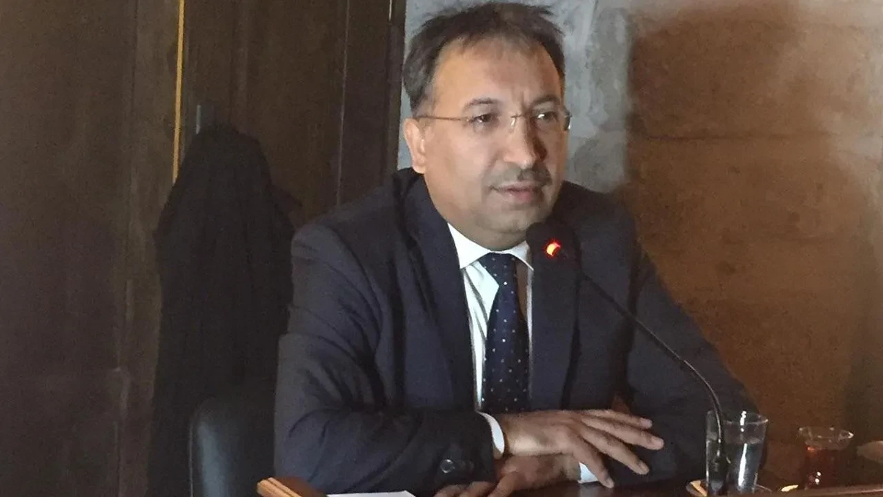 Safi Arpaguş kimdir, aslen nereli, alevi mi, kaç yaşında? Akademik kariyeri ve hayatı