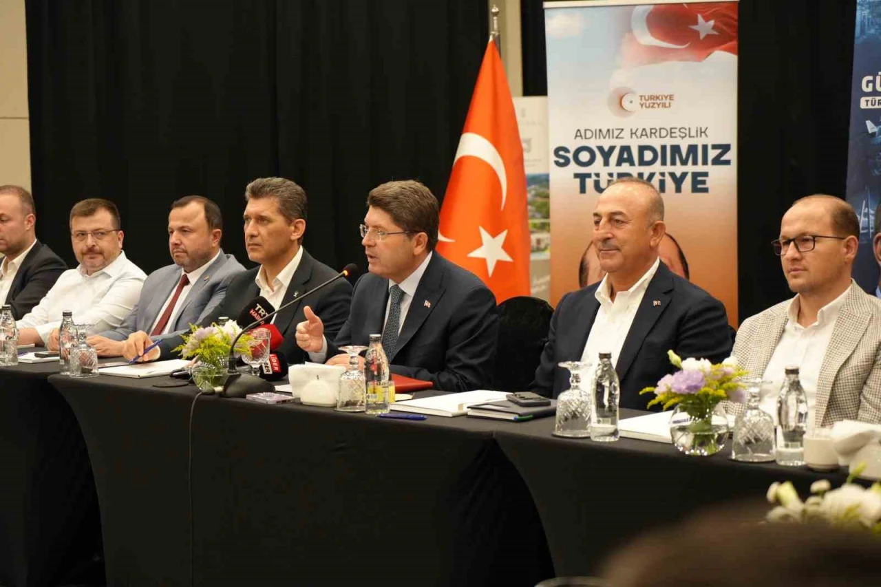 Antalya’da Avukatlarla Buluşan Tunç’tan Yargı Reformu ve Yapay Zeka Mesajı