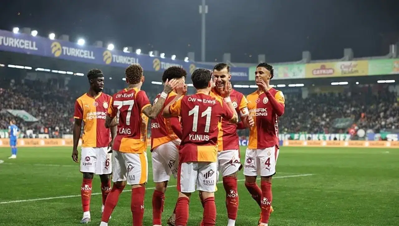 Galatasaray kanat hattında rekabet zirvede! Barış Alper ve Yunus yükselişte