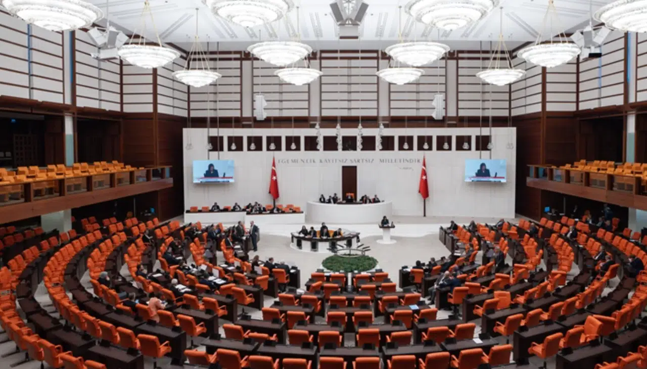 EKONOMİ PAKETİ MECLİS’TEN GEÇTİ Mİ? Yeni düzenlemeler neler, engellilere ÖTV muafiyeti geldi mi, detaylar neler?