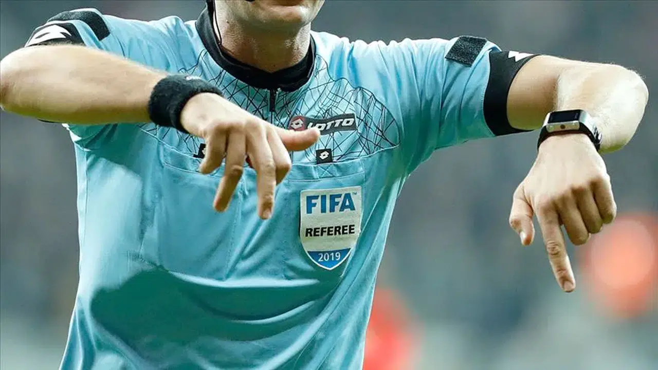 Türk hakemliğinde büyük çöküş! FIFA üstünü çizdi, listede yokuz!