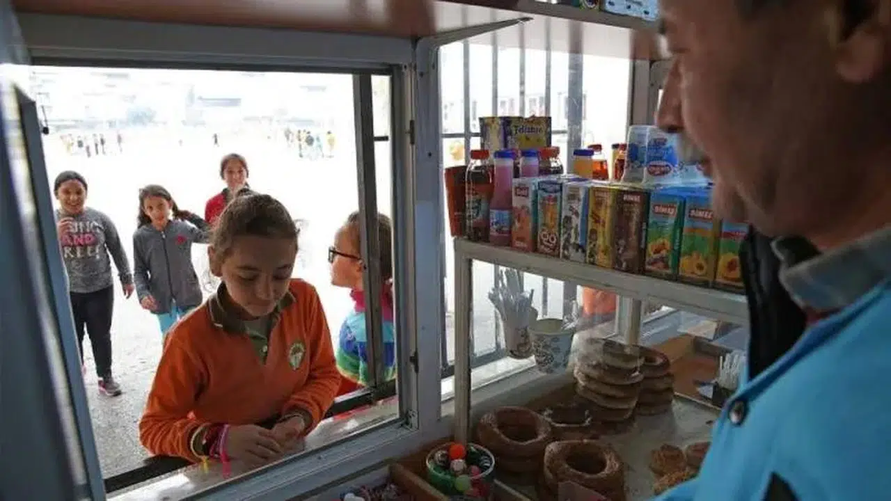 Adli sicil kaydı olanlara yeni yasak ne? Kimler çalışamayacak, hangi alanlar kapsama alındı, hangi suçlar listede?