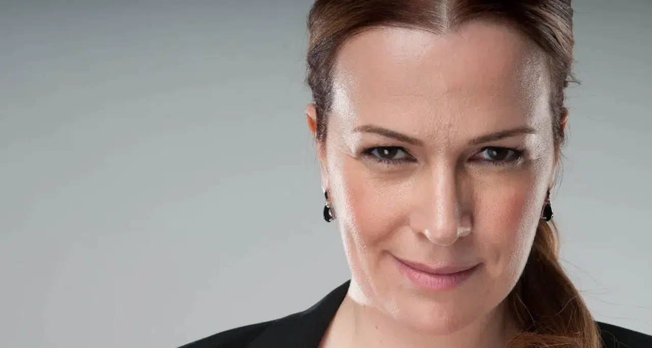 Sahnede prenses kuliste yıkım! Hale Caneroğlu'nun bilinmeyen tükenmişlik hikayesi