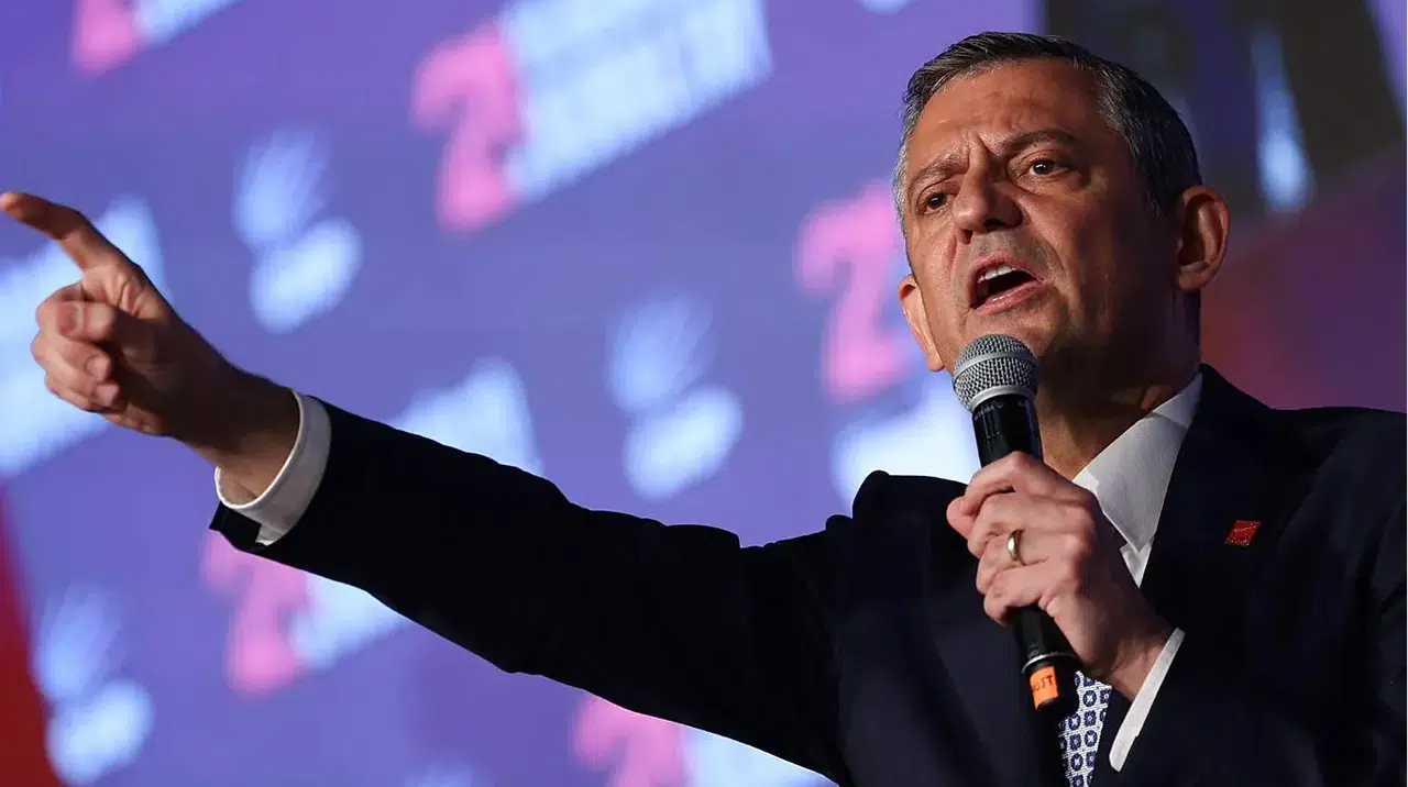 CHP grubunda son hitap: Özgür Özel veda etti, yeni partinin kadrosu netleşti