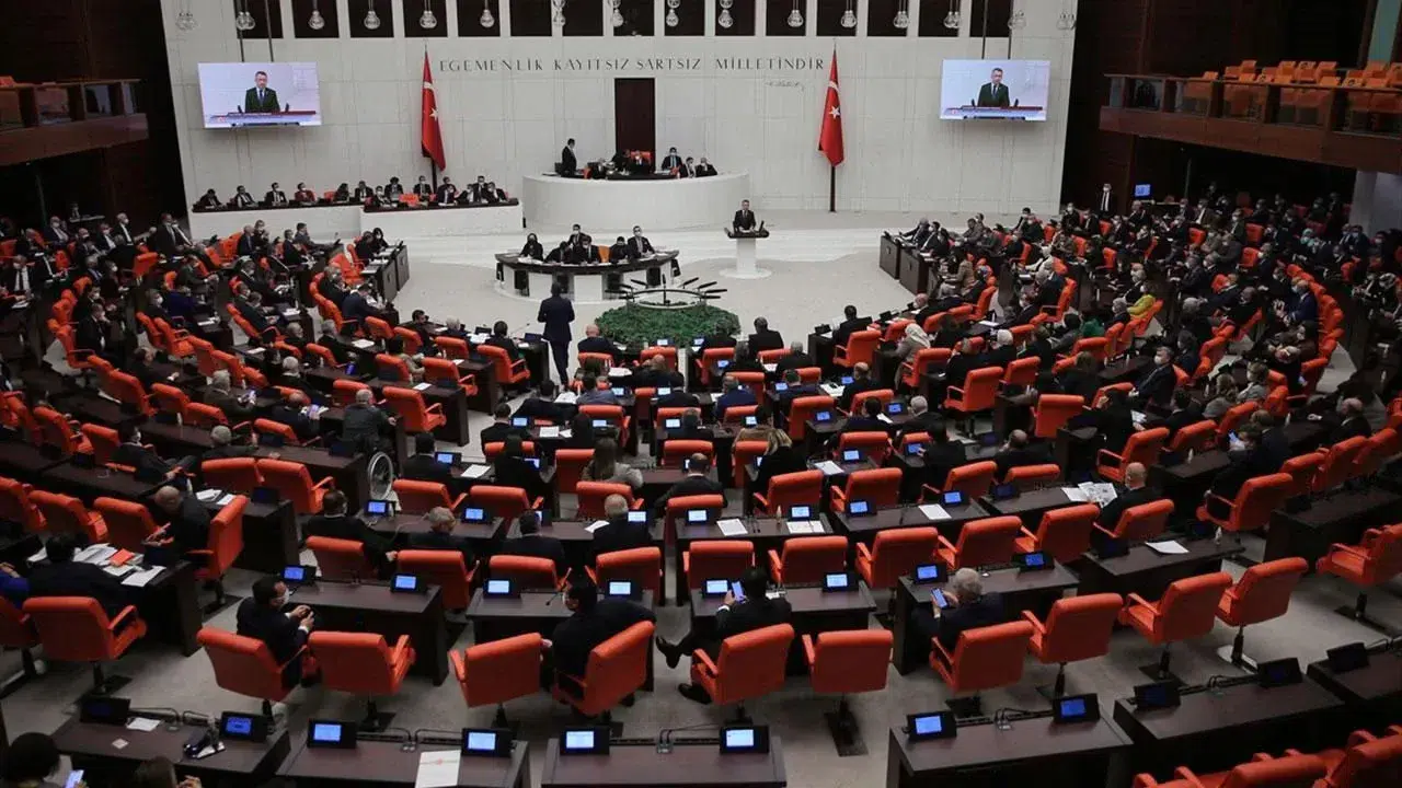 Meclis'te tarihi adım: Terörsüz Türkiye için 12 maddelik yasa teklifi sunuldu