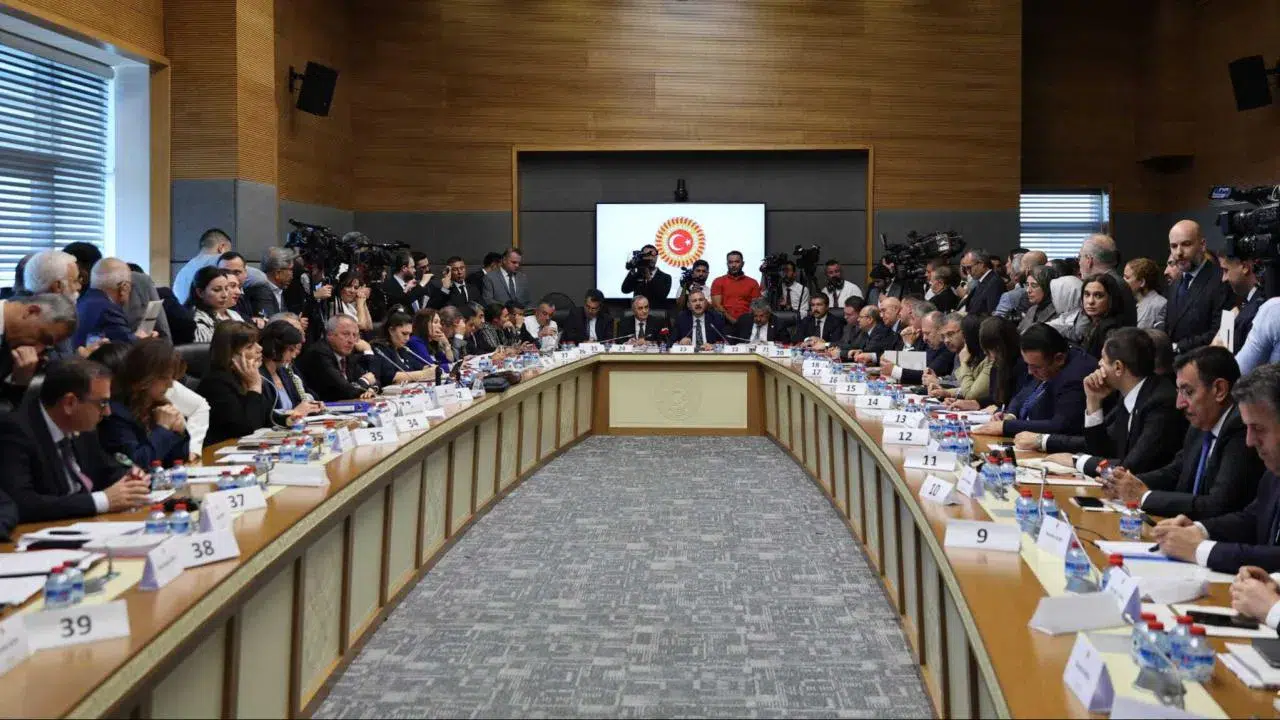 Meclis'te kritik eşik aşıldı: 'Terörsüz Türkiye' yasa teklifi Komisyon'dan geçti