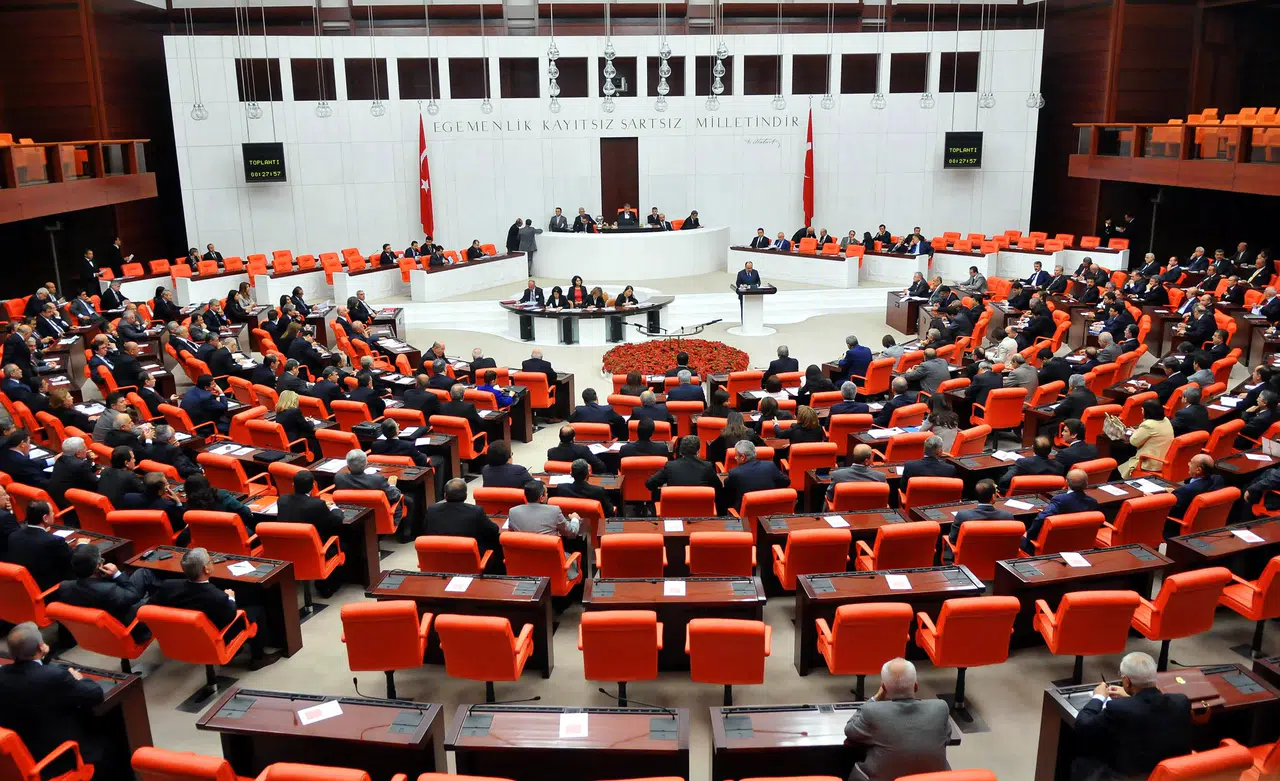 Meclis'te siyasi harita yeniden şekilleniyor: CHP ve Yeni Parti'ye yan yana odalar