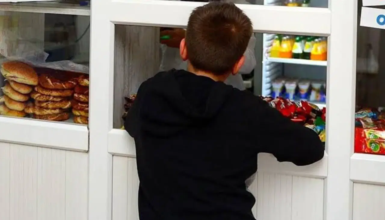 Okul kantinlerinde yeni fiyat listesi: İşte tost, ayran ve suyun güncel fiyatı