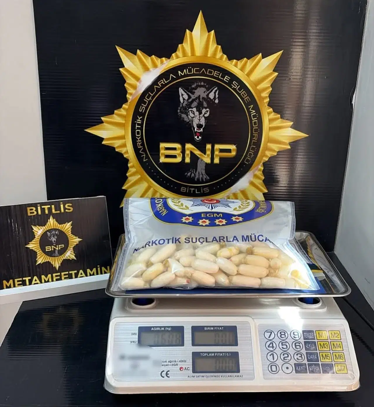 Bitlis'te otobüste 608 gram metamfetamin ele geçirildi
