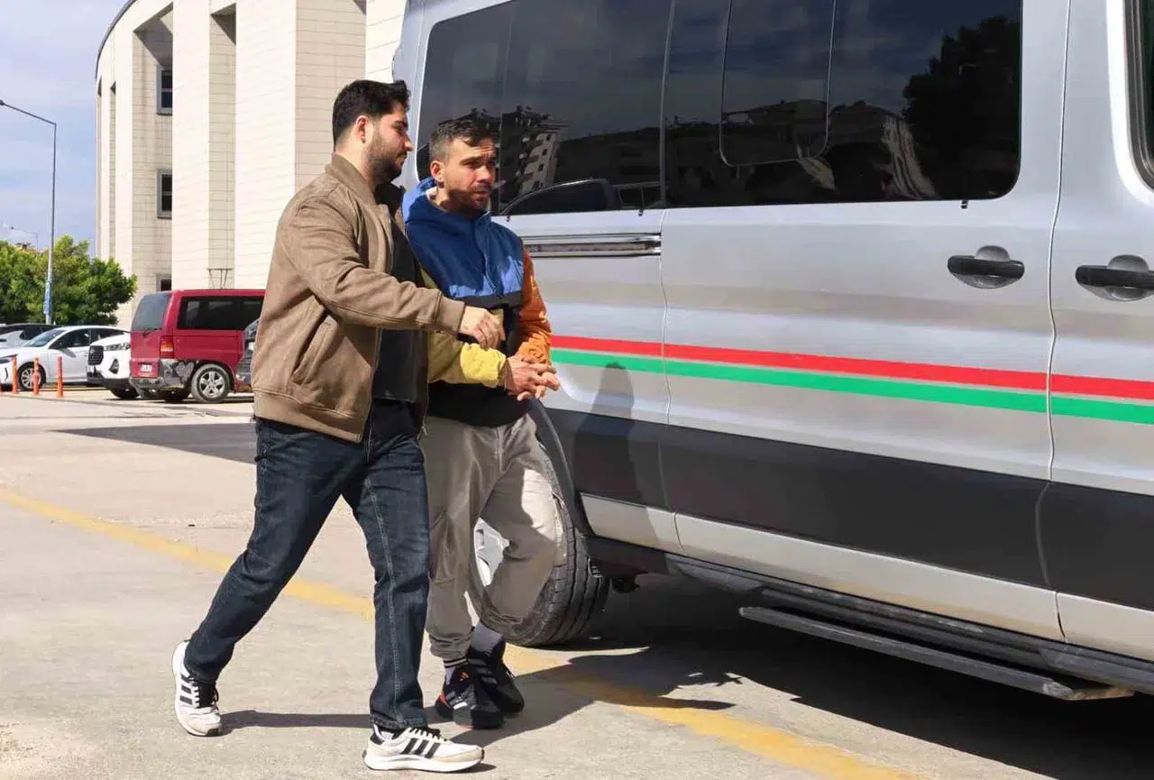 Bursa’da polisten kaçan şüphelinin üzerinden 50 gram bonzai çıktı