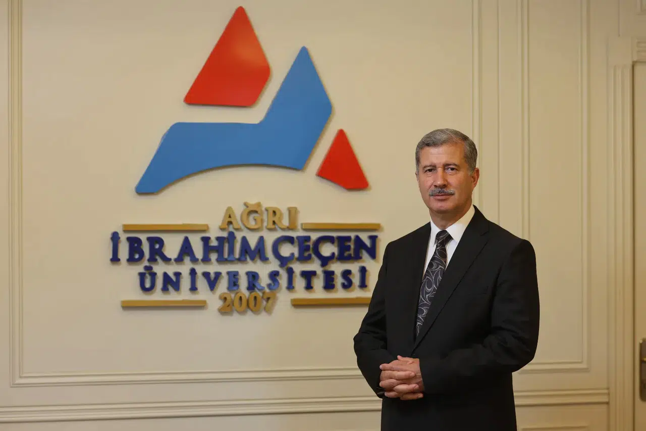 'Dünyanın En Etkili Bilim İnsanları' listesi yayınlandı: AİÇÜ Rektörü Prof. Dr. İlhami Gülçin tıbbi ve biyomoleküler kimyada dünya ikincisi