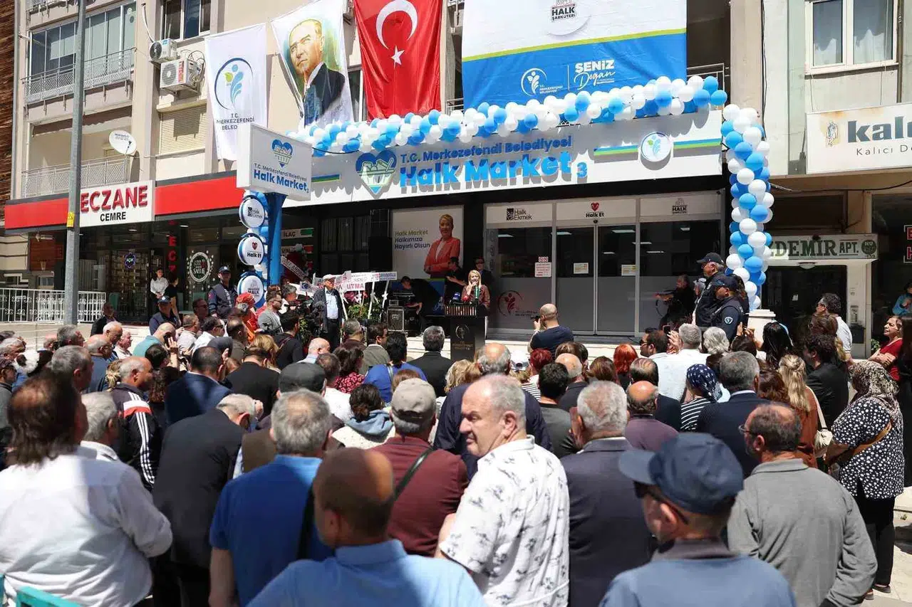 Merkezefendi’de sosyal belediyecilik atağı: Halk Market’in 3. şubesi kapılarını açtı