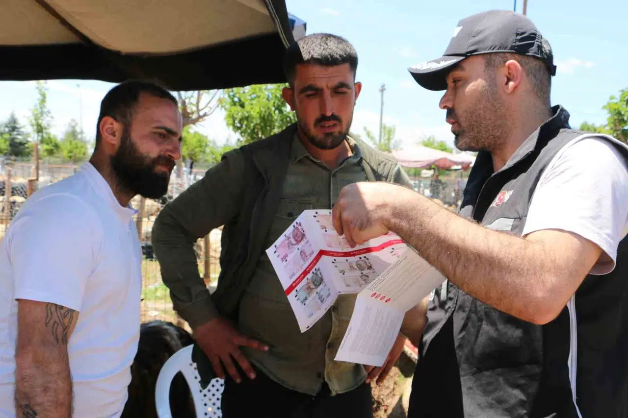 Bayram bereketi dolandırıcıların hedefi olmasın: Hayvan pazarında polisten kritik uyarı