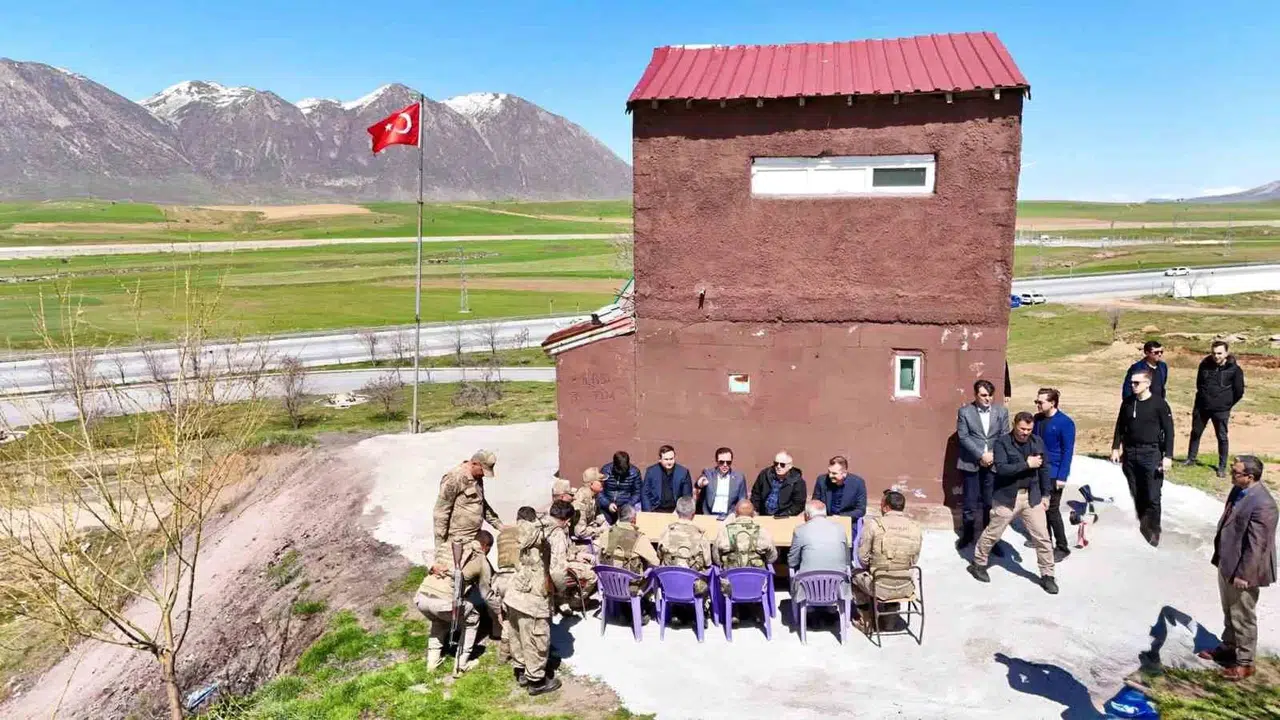 Bitlis’te yoğun mesai: Vali Karakaya hem nöbet başındaki ekipleri denetledi hem de çevreci tesisi inceledi
