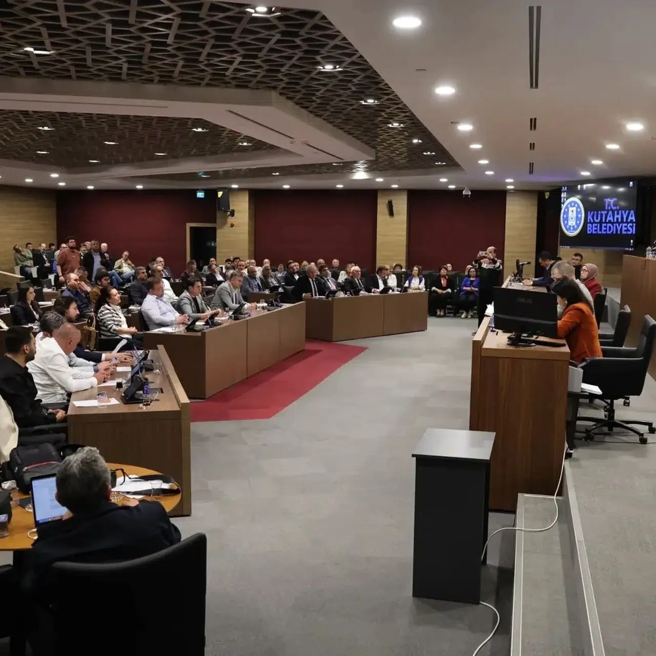 Kütahya'da bütçe krizi: Meclis'ten kesin hesap raporuna vize çıkmadı