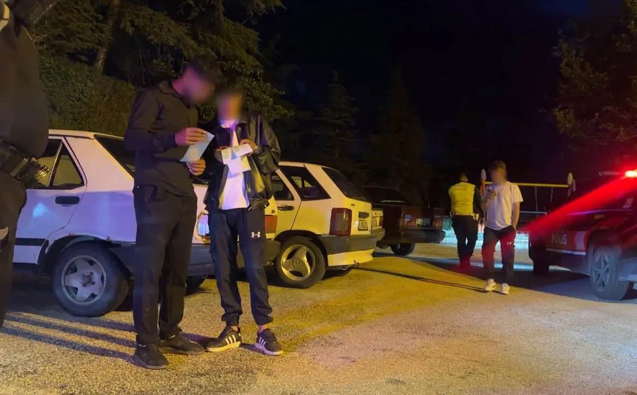 Polisten kaçarken yakayı ele verdi: 315 bin liralık ceza faturası arkadaşlarıyla hesap kitap yaptırdı