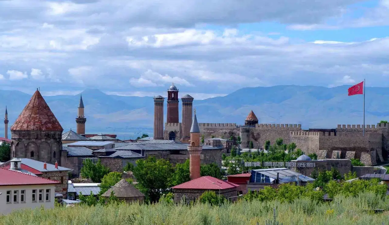 Erzurum’da 2025 modası: Modern isimler yükselişte, geleneksel tercihler zirveyi bırakmıyor